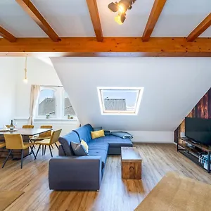 Stylisches Penthouse Zentral Tischfussball 100m2 Wii Hannover